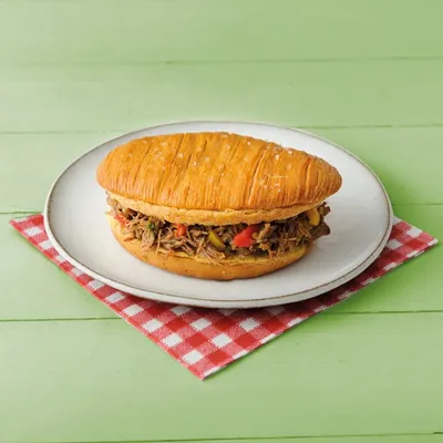 Pão Mandioquinha com Carne Louca